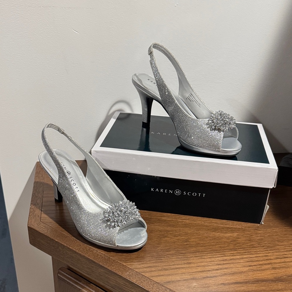Karen Scott Glittering Silver Peep-Toe Heels